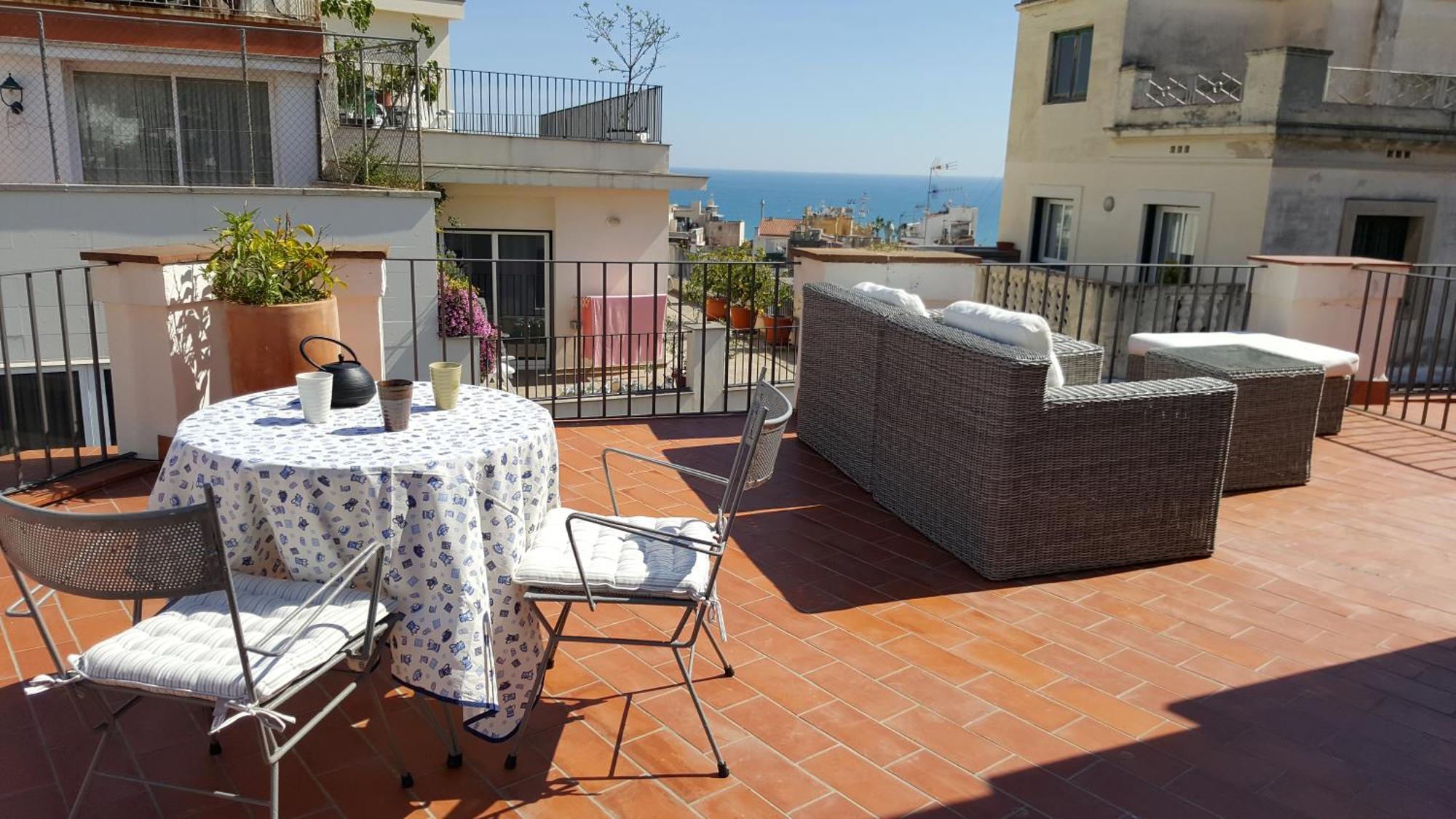 The Sky Attic Apartment Σίτζες Εξωτερικό φωτογραφία